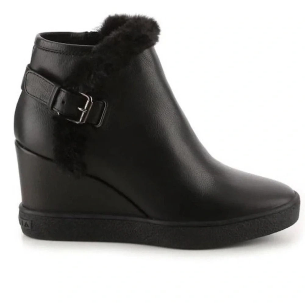 AQUATALIA WATERPROOF LEATHER CAMERON FUR TRIM WEDGE BOOTIES SIZE 9 EUC